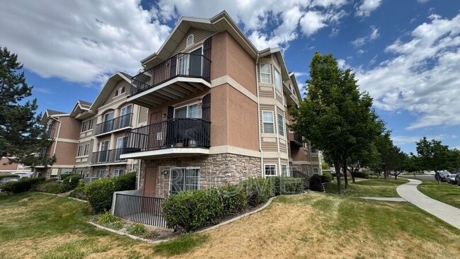 Photo - 1617 W Treille Ct House