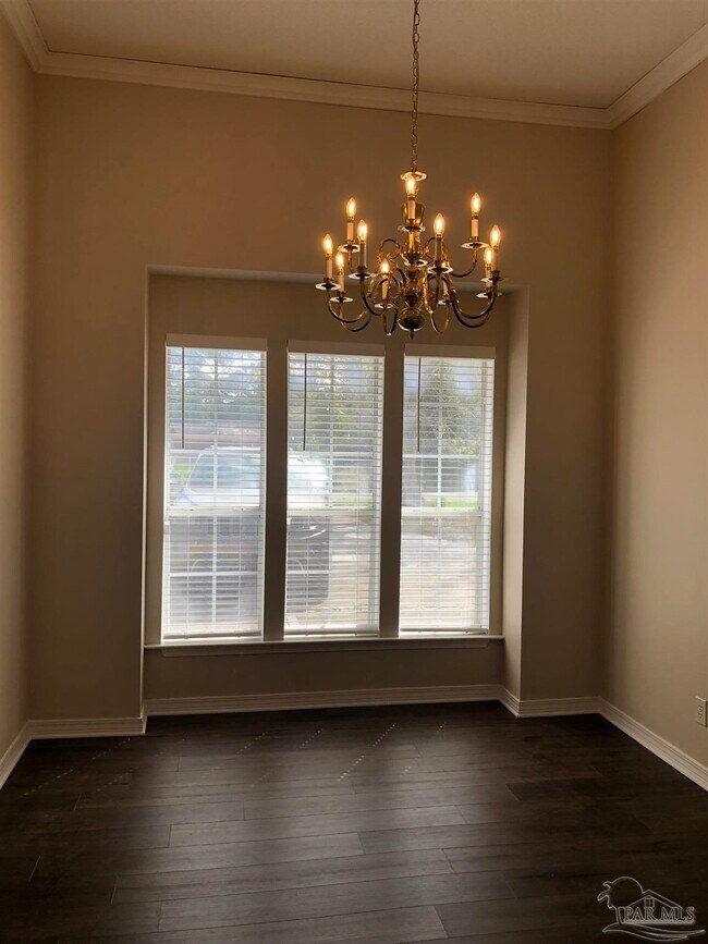 Building Photo - 1044 Woodlore Cir