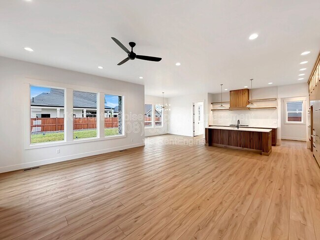 Foto del edificio - 819 N Danville Ave