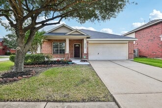 Building Photo - 3026 Sunset Park Dr