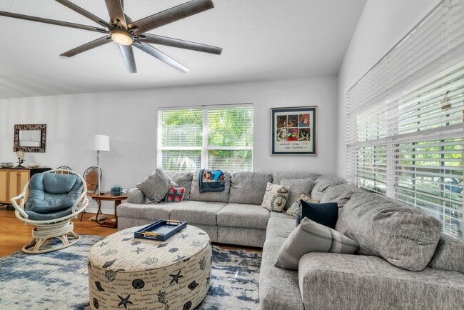Photo - Beautiful 3 / 2 single family home across ...