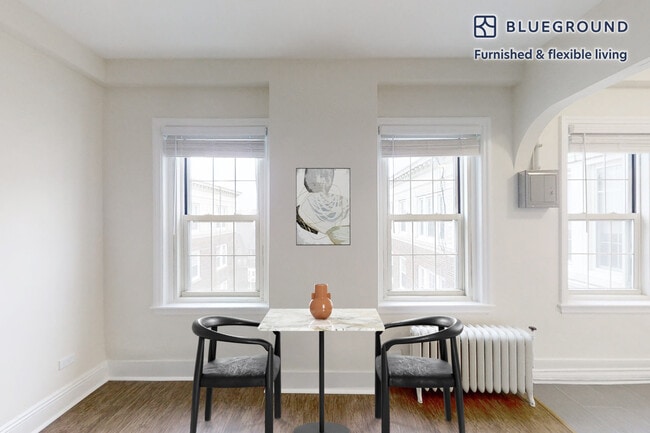 Foto del edificio - 1401 Beacon St