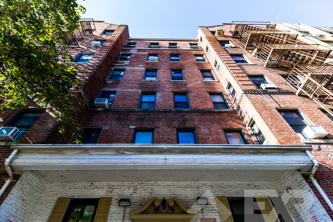 Building Photo - 2330 Ocean Ave