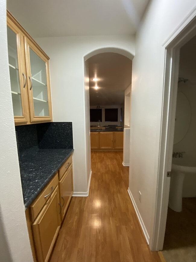 Building Photo - 4350 Club Vista Dr