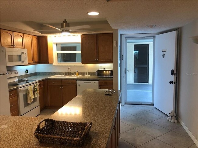Foto del edificio - 4660 Marine Pkwy