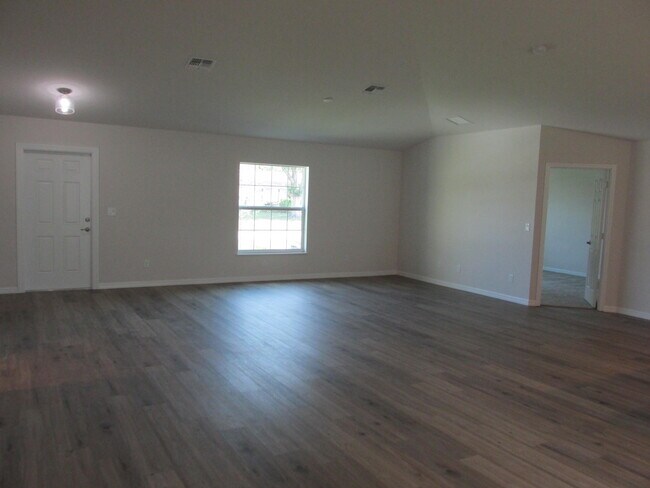 Building Photo - 1726 SE Minorca Ave
