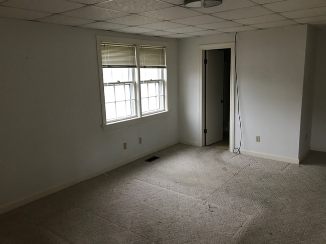 Building Photo - 400 W Edgerton St