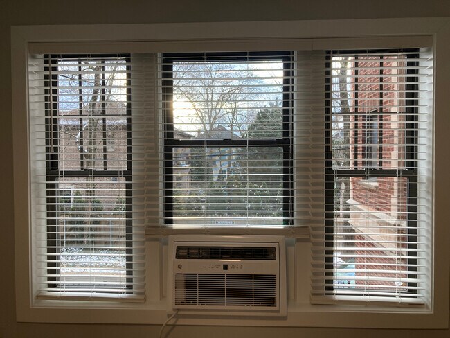 Foto del edificio - 372 Hazel Ave