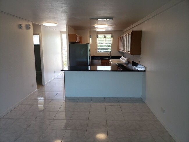 Building Photo - Meridian East 2BR/1.5 BA/1 PHG $2800