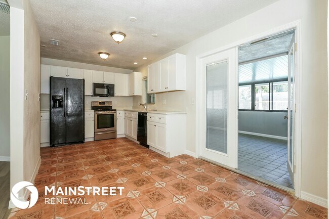 Foto del edificio - 239 Brittany Ave