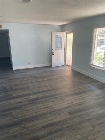 Foto del edificio - 4300 Mackey Dr