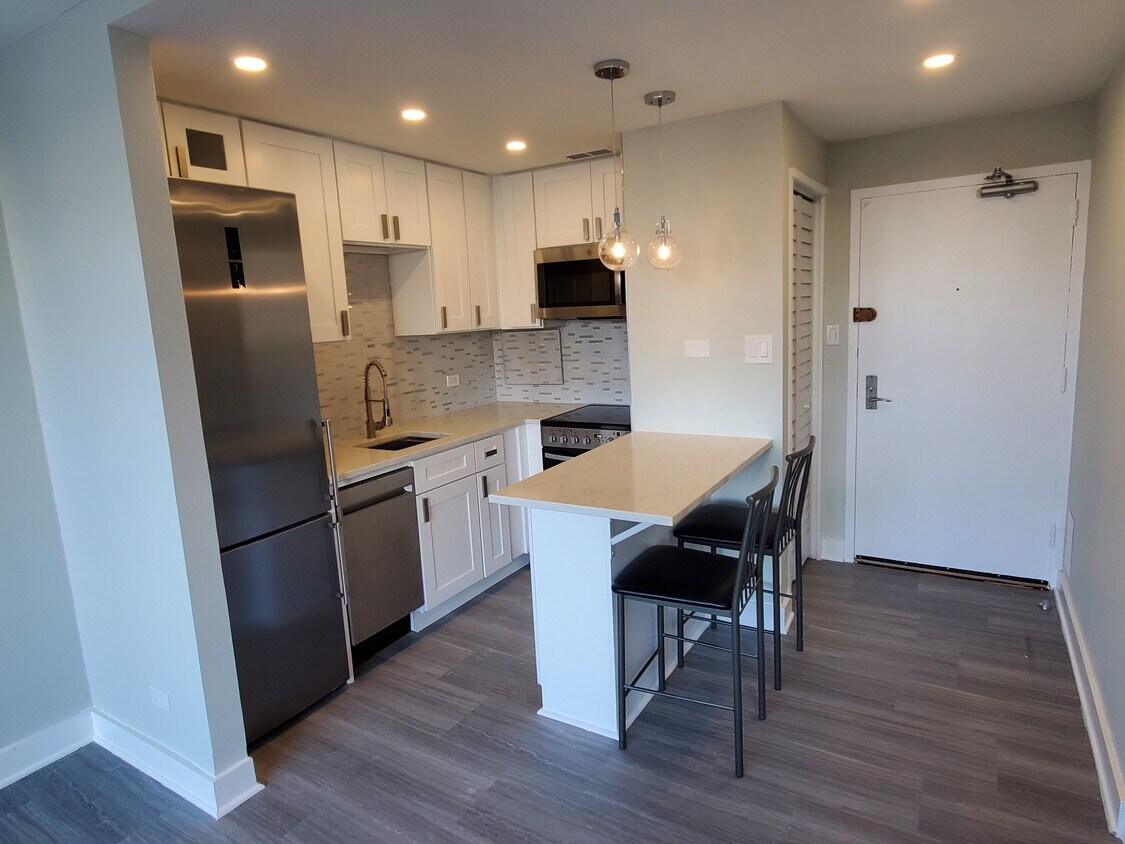 Foto principal - 336 W Wellington Ave