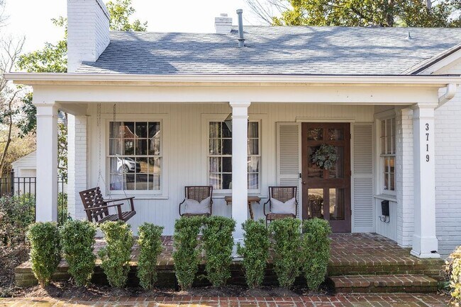 Foto del edificio - 3719 S Woodland Dr