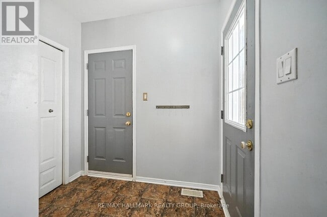Building Photo - 931 Goose River Ave