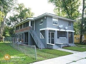 Building Photo - 1567 W 6th St