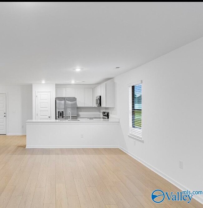 Foto del edificio - 182 Labrador Ln