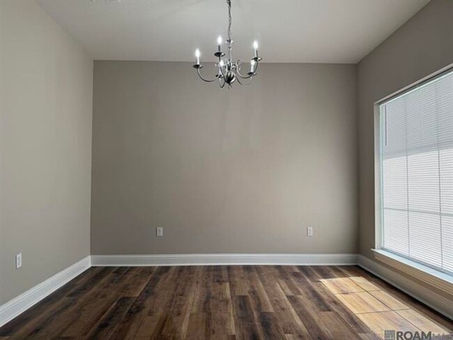Building Photo - 41206 Colonial Dr