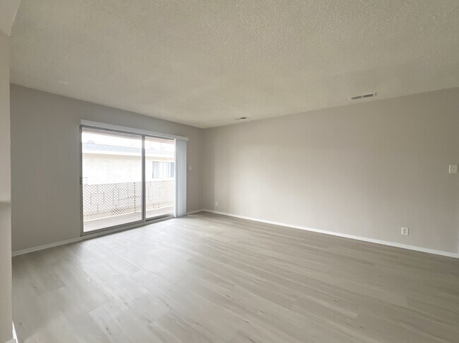 Foto del edificio - 8622 5th St