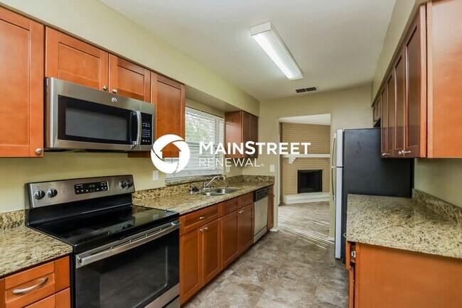 Foto del edificio - 3 Bedroom Pet-Friendly Home in Lakeland, FL with Main Street Renewal