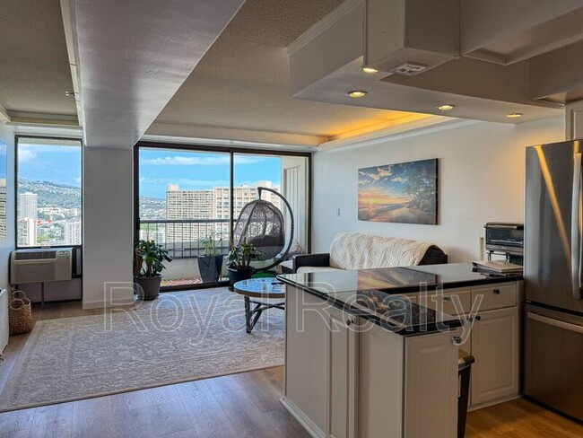 Building Photo - 2333 Kapiolani Blvd