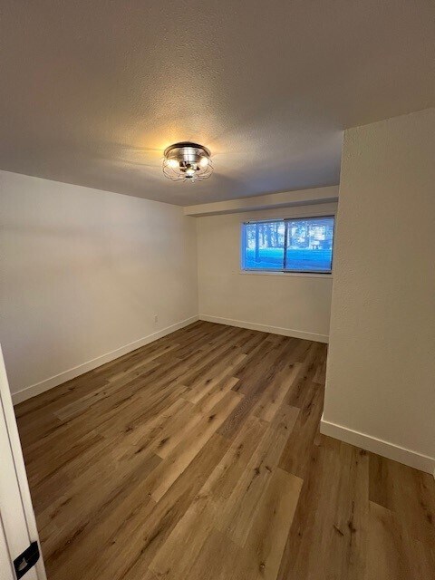 Foto del edificio - 1185 E Grover St