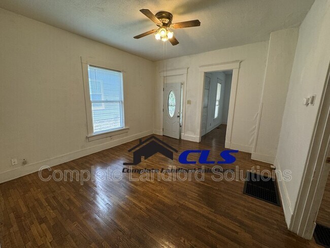 Foto del edificio - 1021 S 18th St