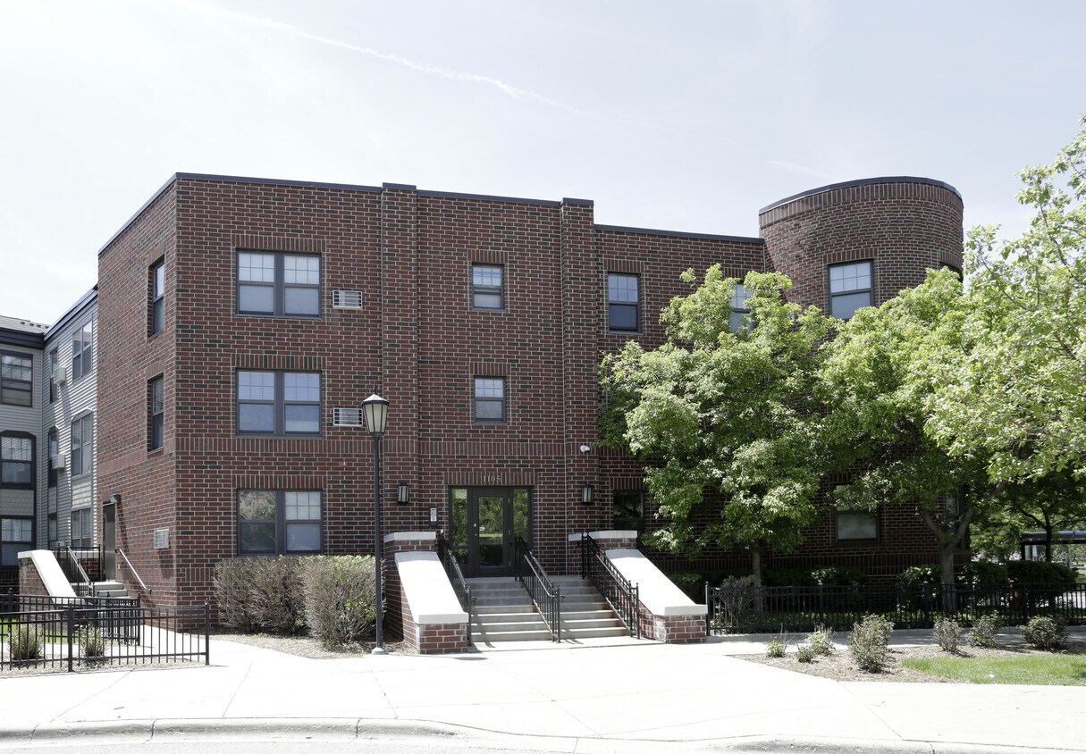Building Photo - East Village South