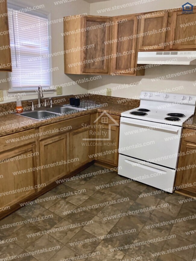 702 Couch St Unit 51, McMinnville, TN 37110 Room for Rent in