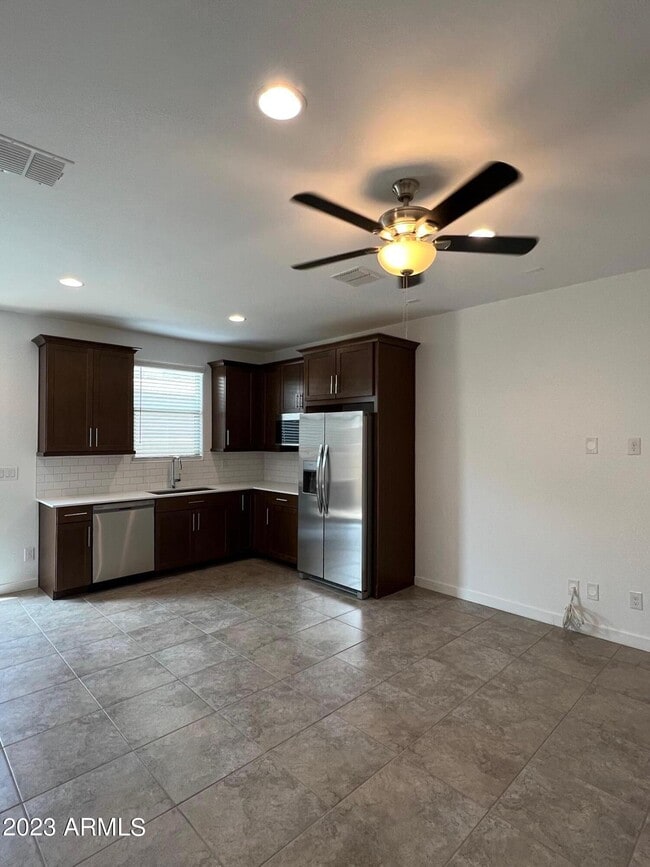 Building Photo - 16403 W Questa Dr