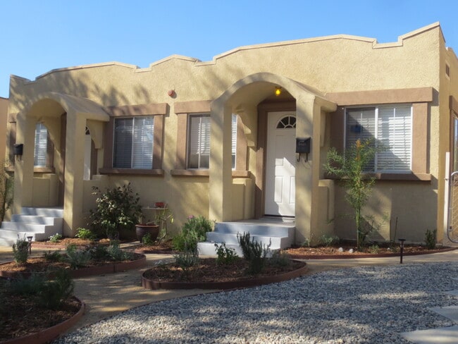 Building Photo - 3121 Sherwood Ave