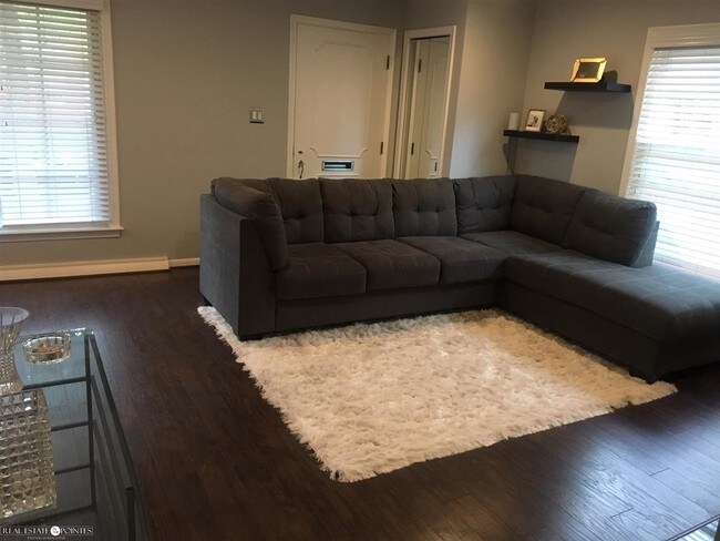 Foto del edificio - 1845 Brys Dr