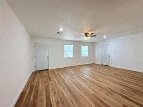 Building Photo - 3206 Avenue K