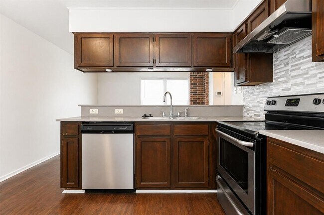 Building Photo - 5608 Cougar Dr