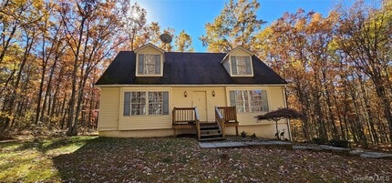 Building Photo - 323 Cushetunk Dr