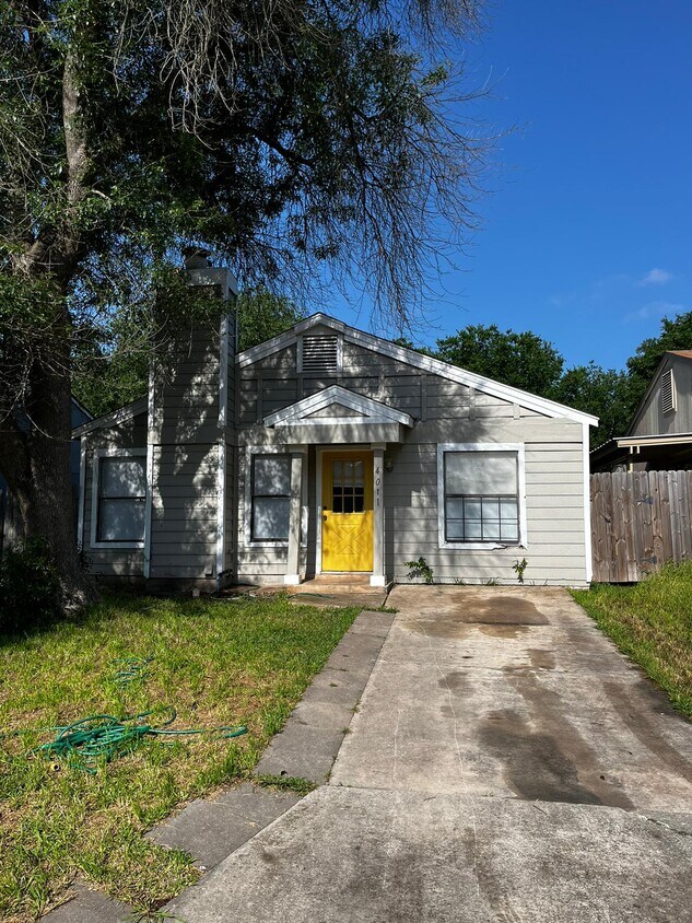 Primary Photo - 4011 Colonial Sun Dr