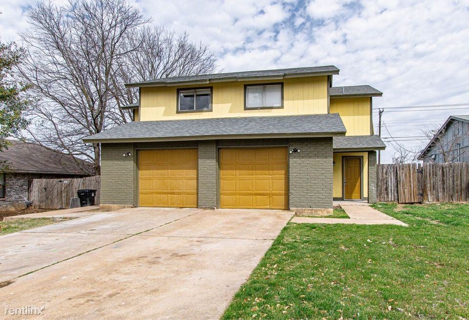 Primary Photo - 2 br, 1.5 bath Duplex - 3212 Trenton Drive B