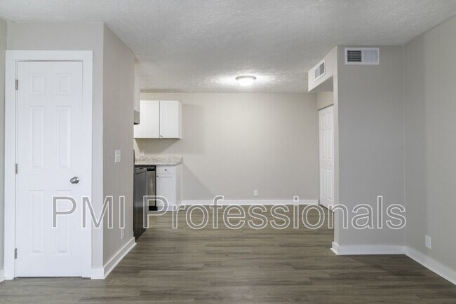 Foto del edificio - 141 Kingsridge Dr