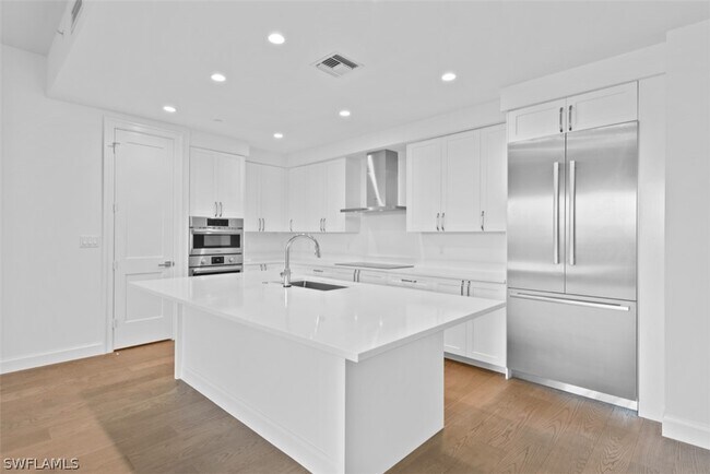 Building Photo - 1115 Central Ave