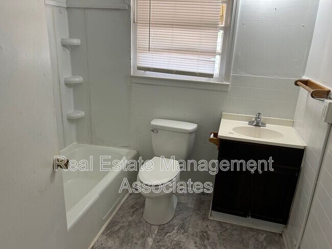 Foto del edificio - 119 Spalding St