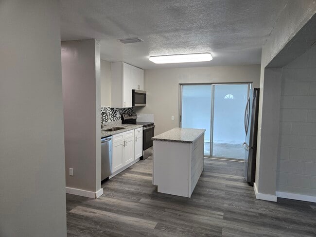 Foto del edificio - 506 E Maple St
