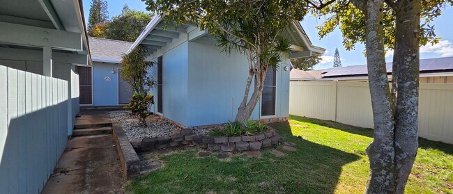 Foto del edificio - Mililani Town - Single story house with fe...
