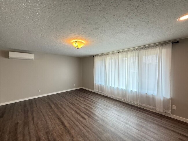 Foto del edificio - 640 Lincoln Ave