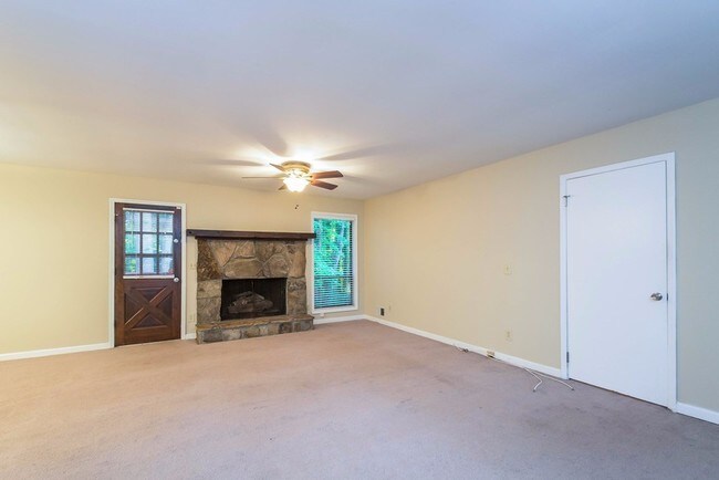 Building Photo - 271 Sumter Dr