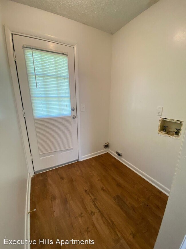 Building Photo - 4518 Bonnell Dr NW