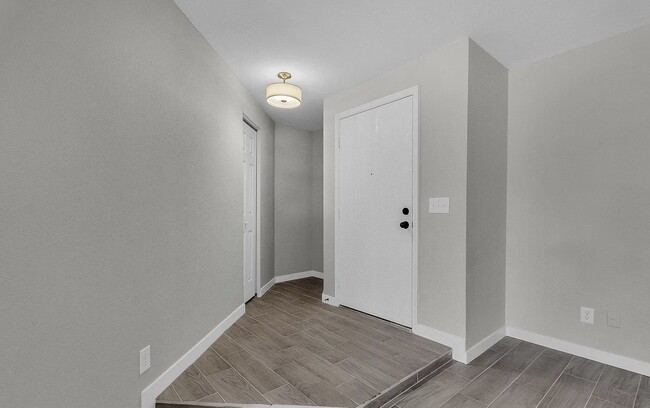 Building Photo - 14460 N 57th Dr