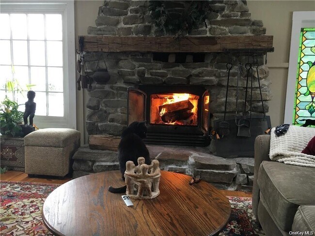 Foto del edificio - 718 River Rd