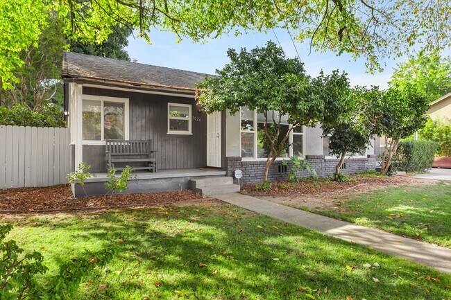 Building Photo - Duplex for RENT!