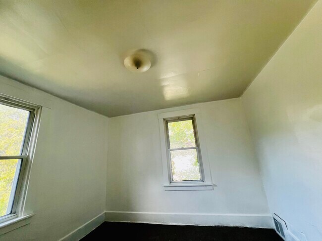 Foto del edificio - 121 Sumner Ave