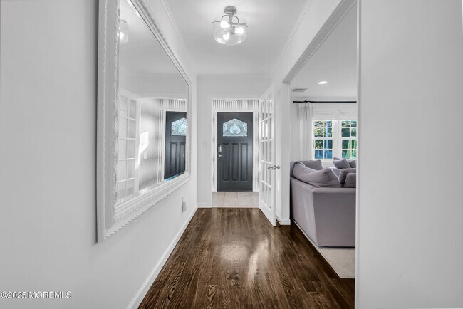 Foto del edificio - 1037 Woodgate Ave