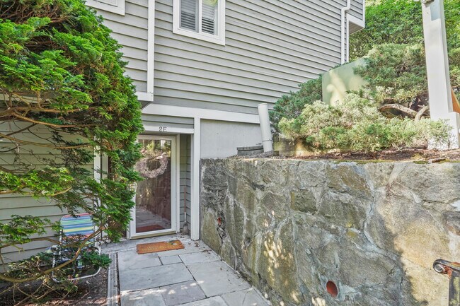 Foto del edificio - 333 Palmer Hill Rd